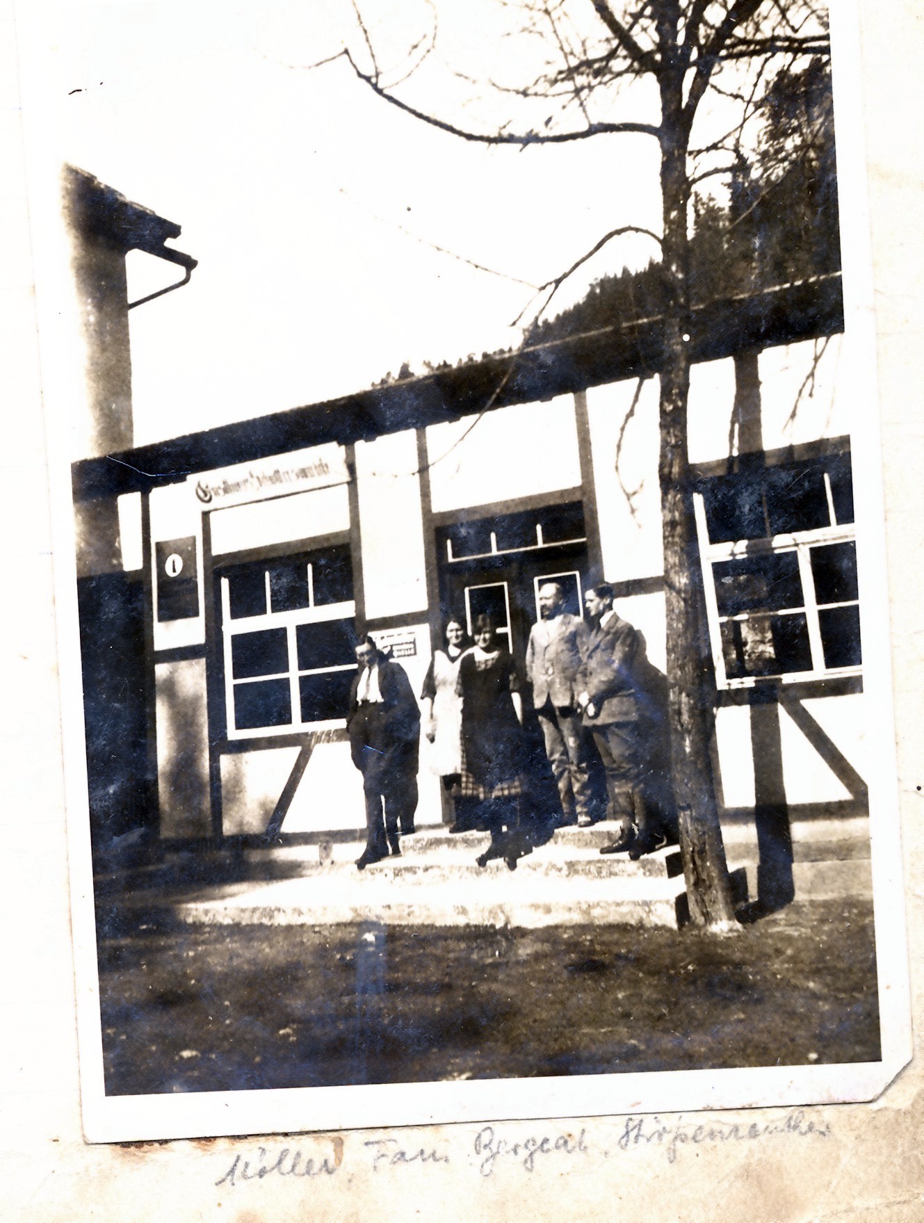 Vor der Schottersmühle, am 24. April 1924 Vor der Schottersmühle, am 24. April 1924