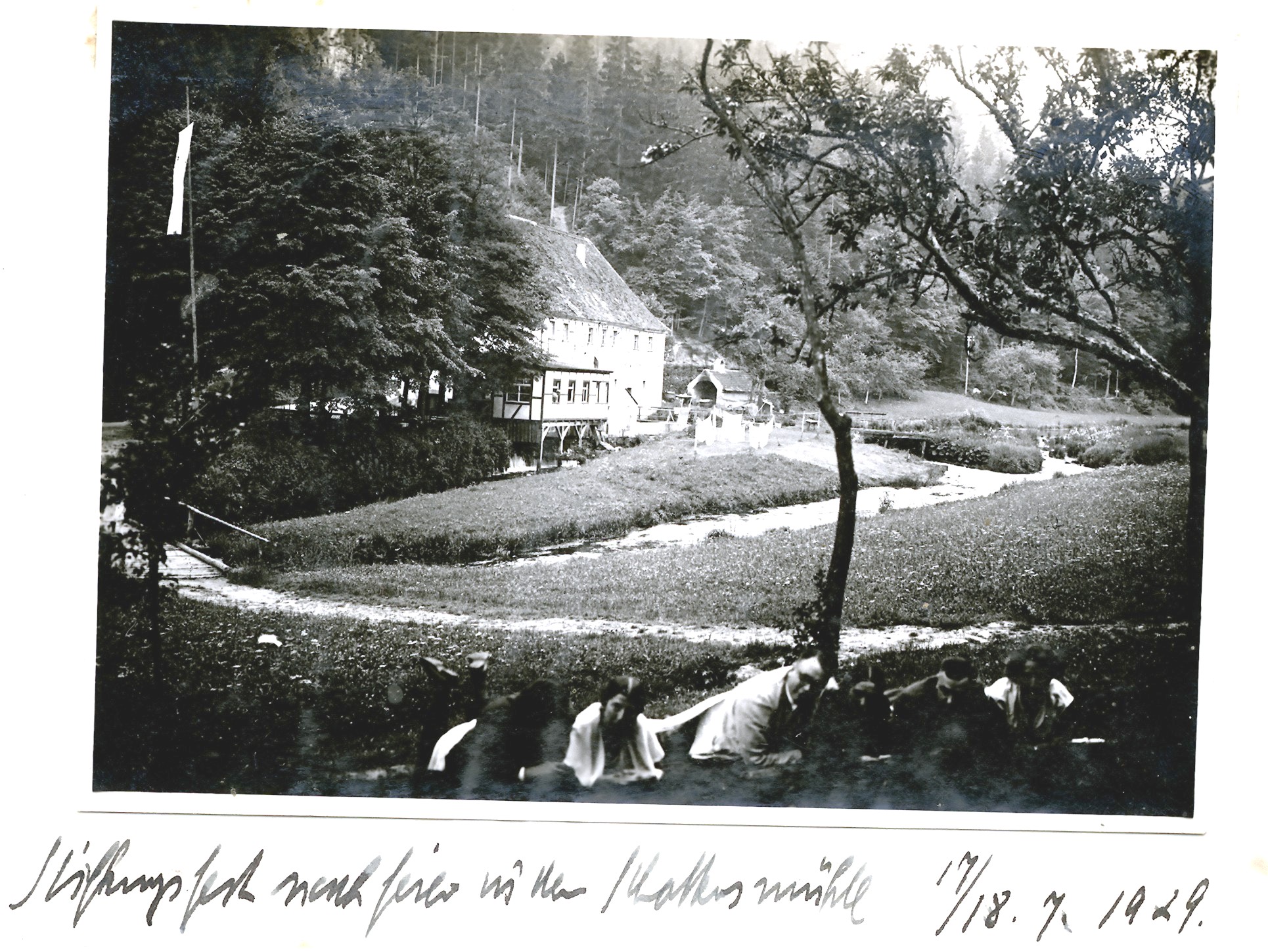 Blick über die Wiesent zur Schottersmühle, im Juli 1929 Blick über die Wiesent zur Schottersmühle, im Juli 1929